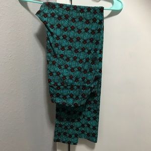 LuLaRoe TC Halloween print leggings Black widow